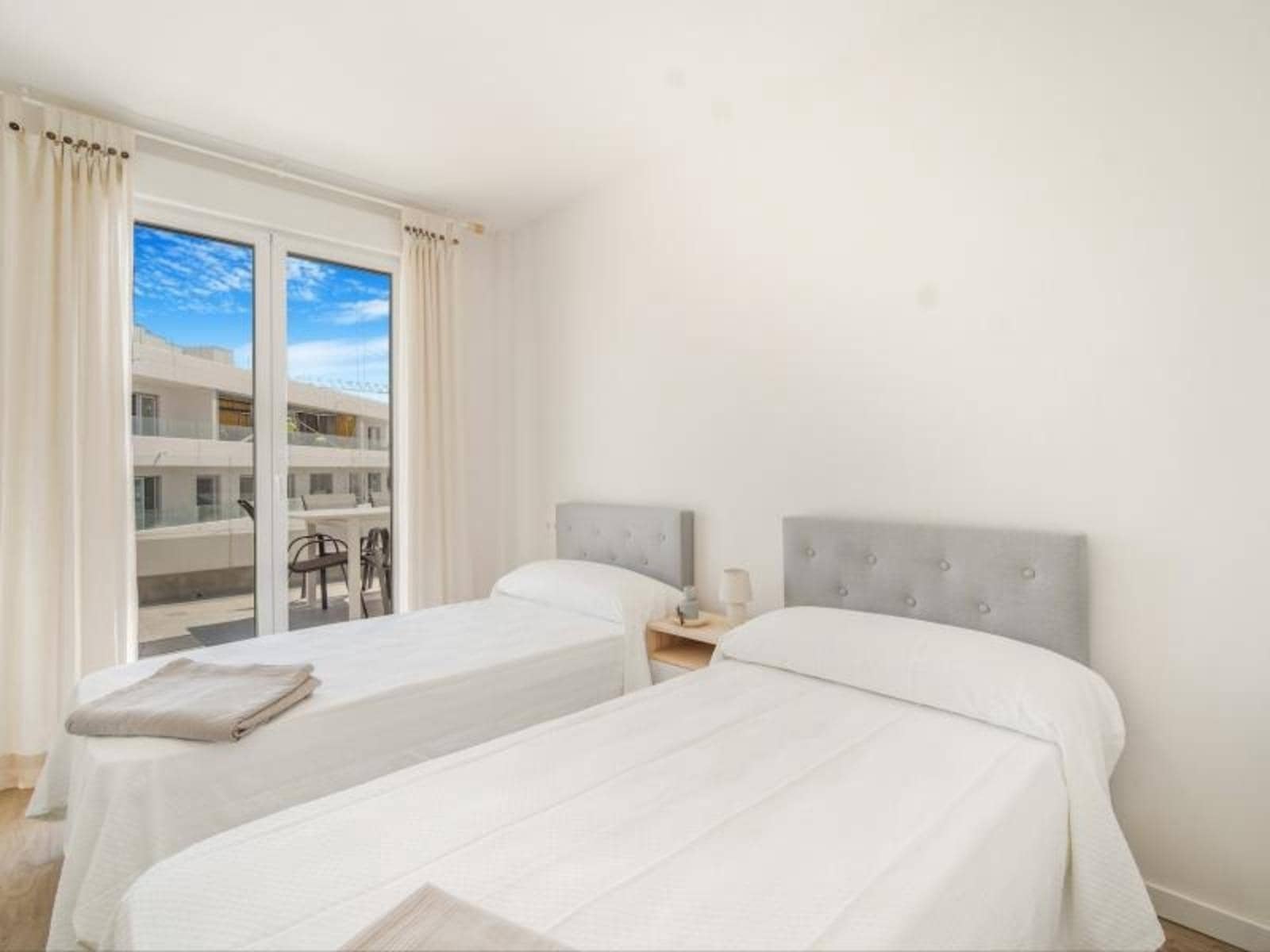 4 soveværelse Penthouse til salg i Nueva Andalucia med swimmingpool garage - € 549.000 (Ref: 8615399)