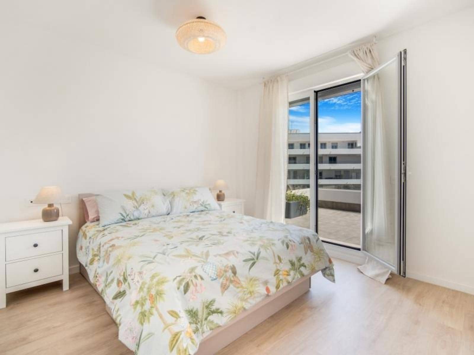 4 soveværelse Penthouse til salg i Nueva Andalucia med swimmingpool garage - € 549.000 (Ref: 8615399)