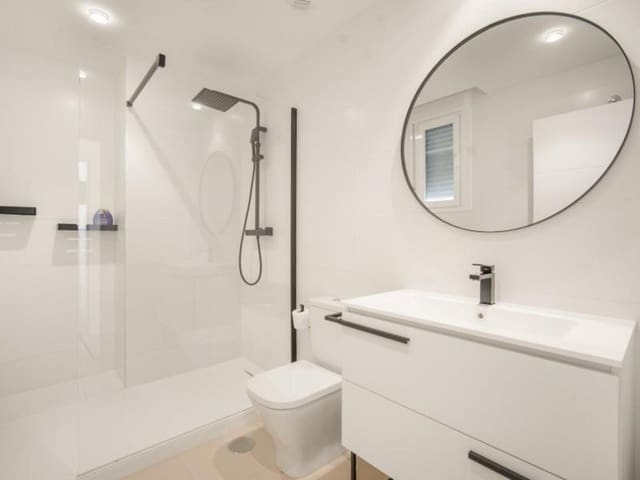 4 soveværelse Penthouse til salg i Nueva Andalucia, Marbella med swimmingpool garage - € 549.000 (Ref: 8615399)