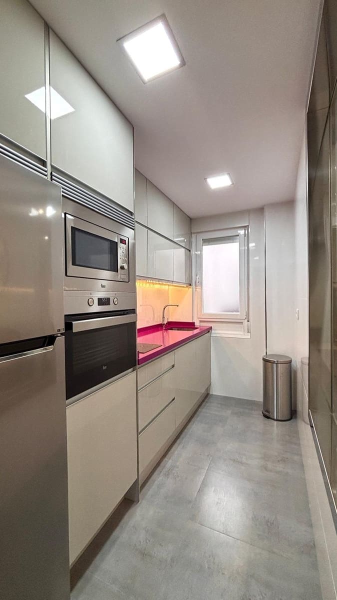 1 soveværelse Lejlighed til leje i Salamanca by - € 850 (Ref: 8624185)