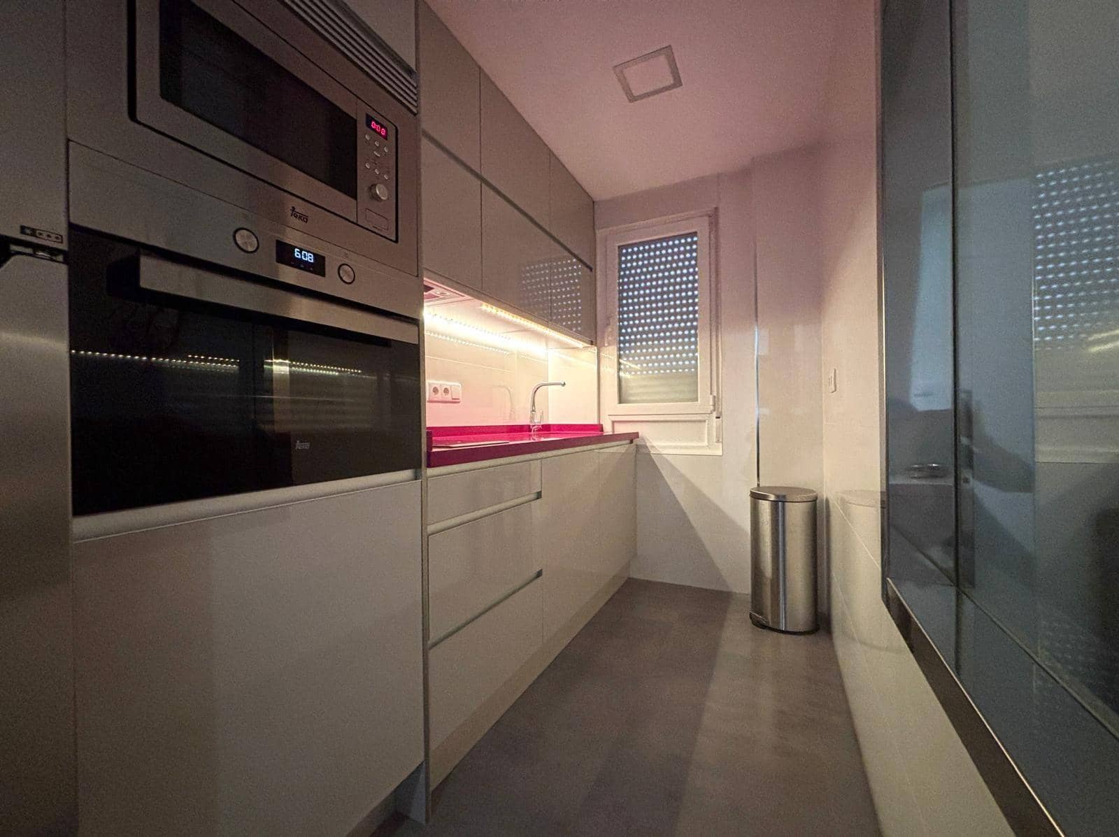 1 soveværelse Lejlighed til leje i Salamanca by - € 850 (Ref: 8624185)