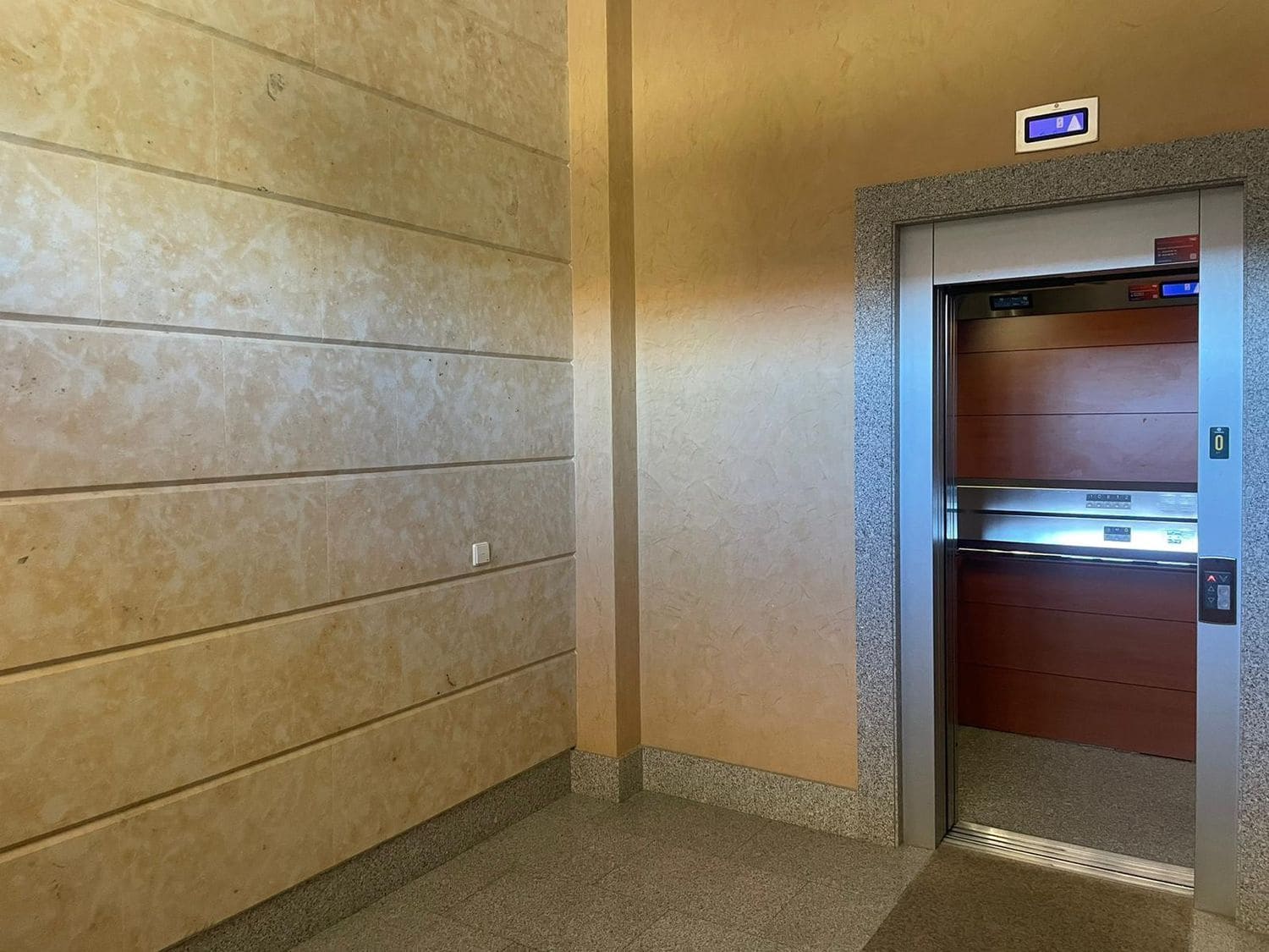 1 bedroom Flat for rent in Salamanca city with garage - € 750 (Ref: 8636674)