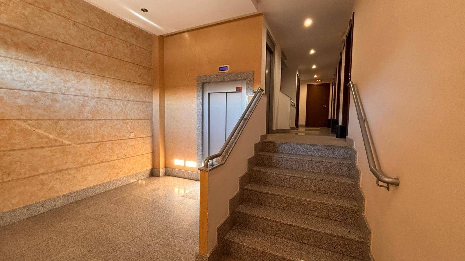 1 sypialnia Mieszkanie do wynajęcia w Miasto Salamanka z garażem - 750 € (Ref: 8636674)