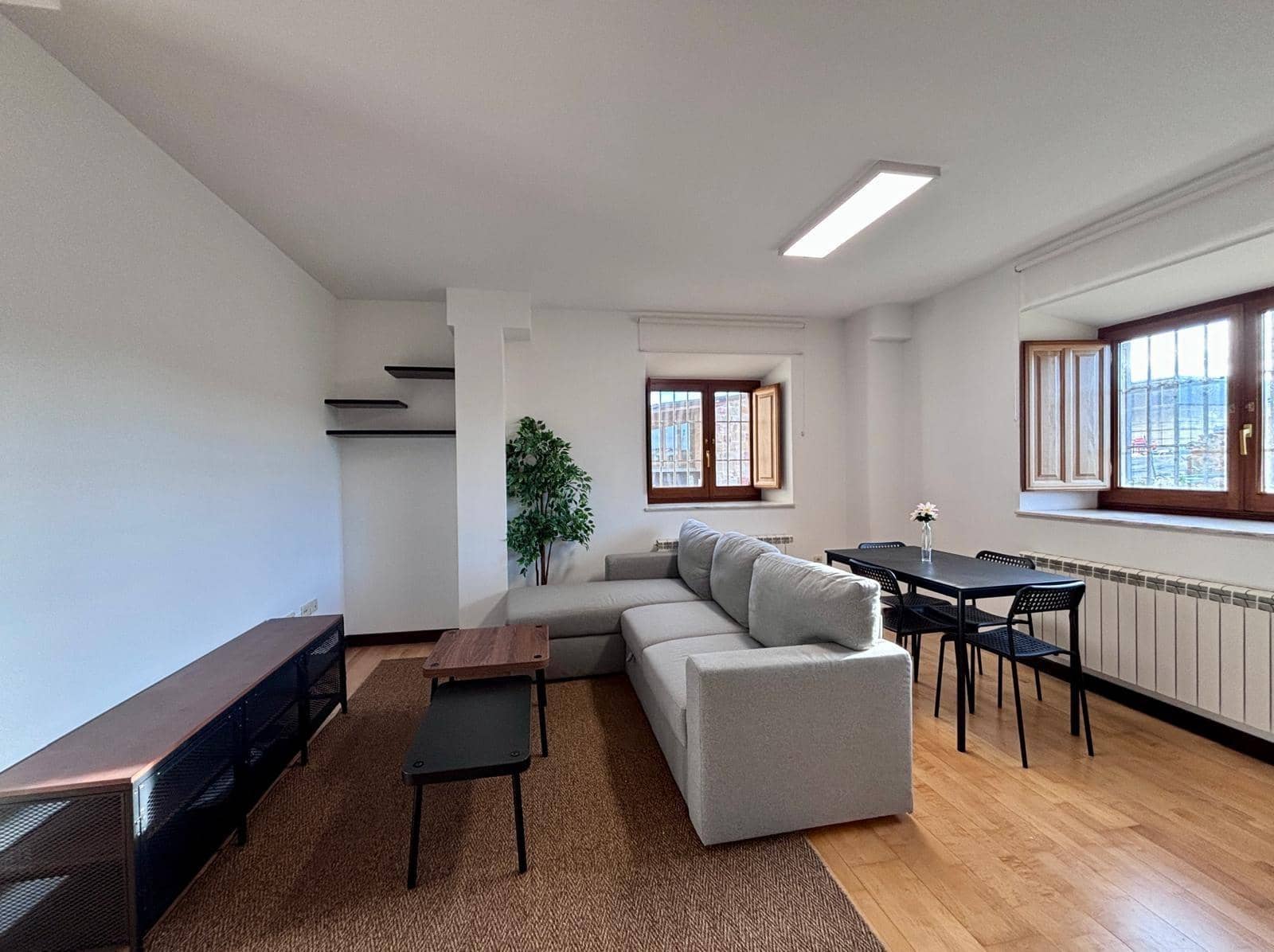 1 sypialnia Mieszkanie do wynajęcia w Miasto Salamanka z garażem - 750 € (Ref: 8636674)