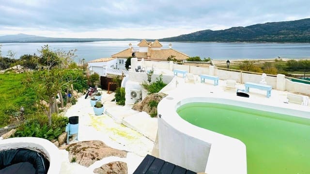 2 bedroom Finca/Country House for sale in Manzanares el Real with pool garage - € 550,000 (Ref: 8645247)