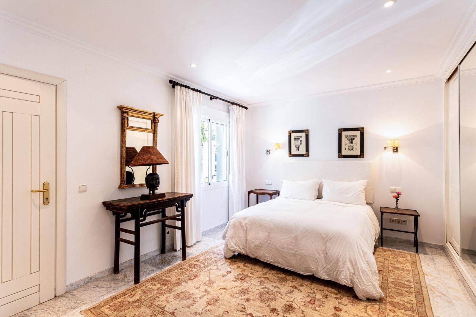 5 makuuhuone Huvila myytävänä paikassa El Rosario mukana uima-altaan 
autotalli - 3 950 000 € (Ref: 8652868)