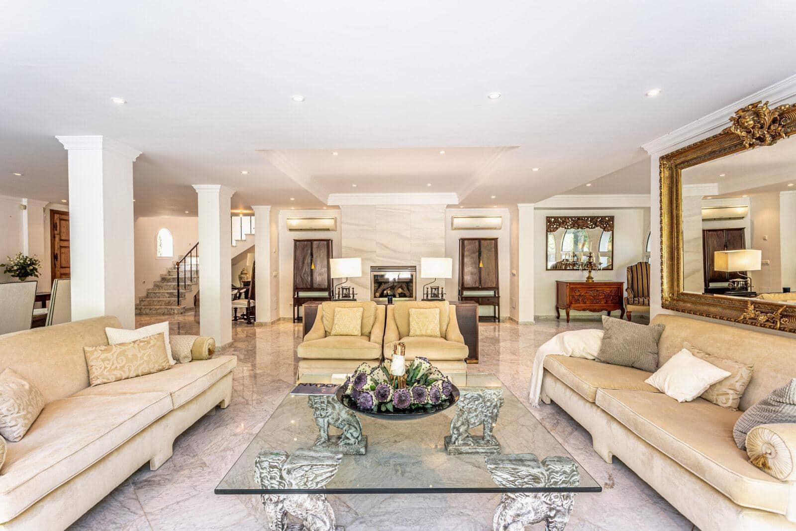 5 makuuhuone Huvila myytävänä paikassa El Rosario mukana uima-altaan 
autotalli - 3 950 000 € (Ref: 8652868)