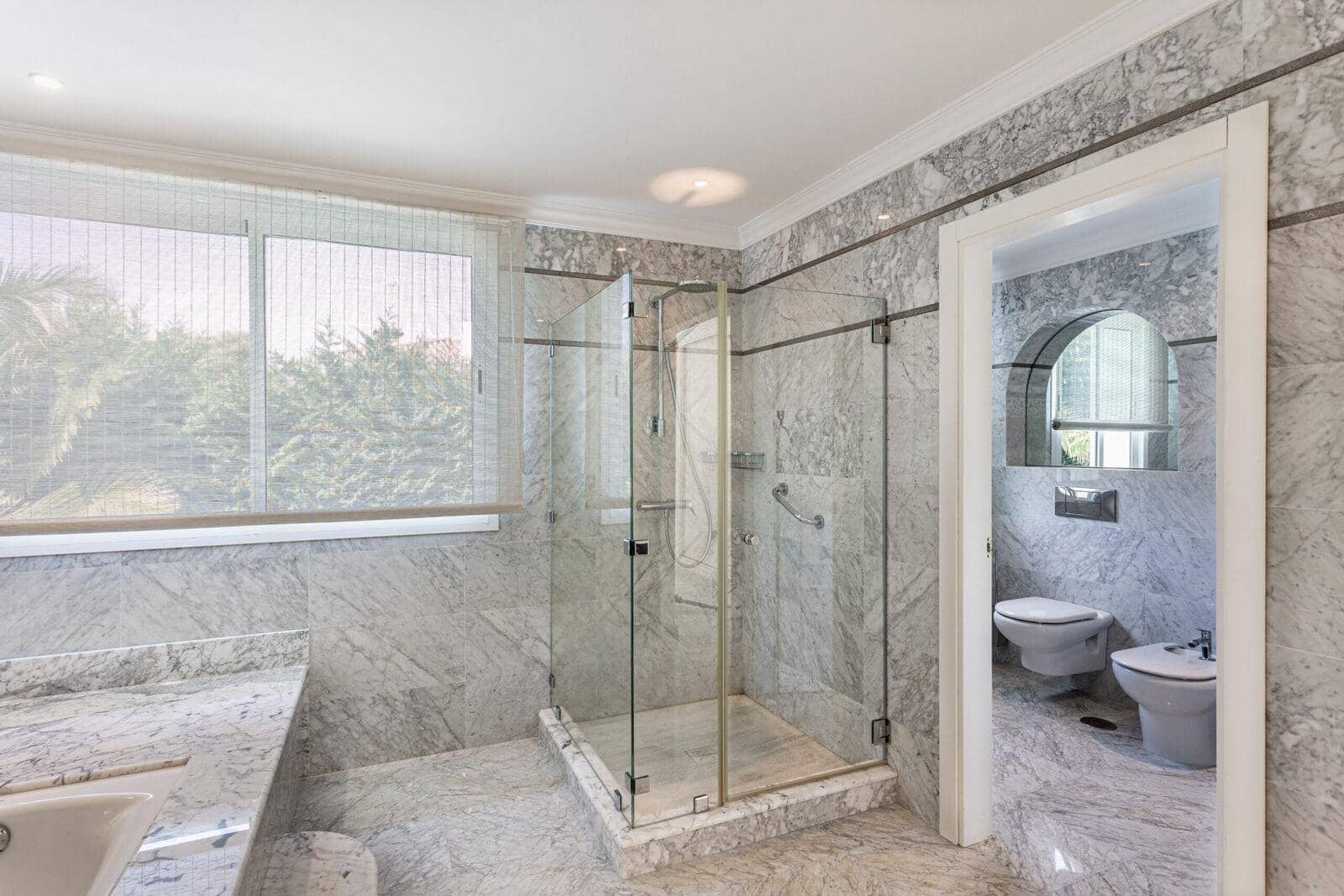 5 makuuhuone Huvila myytävänä paikassa El Rosario mukana uima-altaan 
autotalli - 3 950 000 € (Ref: 8652868)