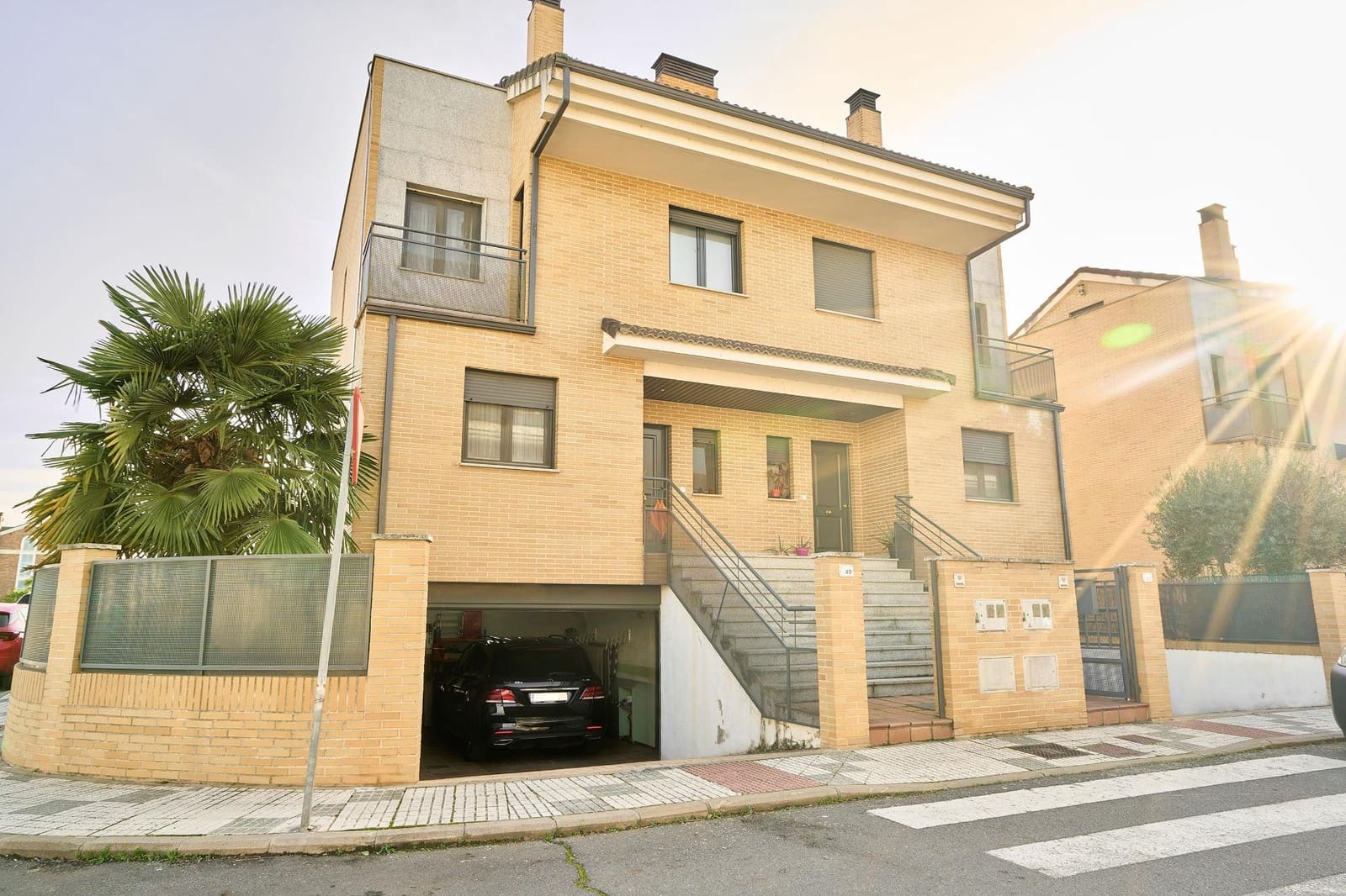 3 soverom Kjedet enebolig til salgs i Santa Marta de Tormes med svømmebasseng garasje - € 349 000 (Ref: 8652877)