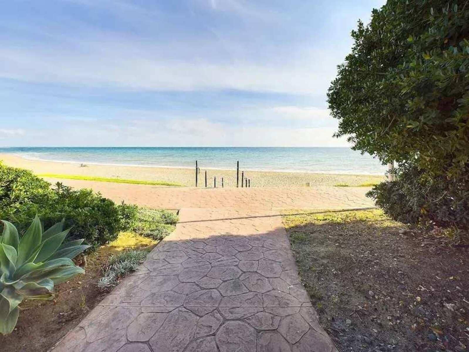 Piso de 1 habitación en Estepona en venta con piscina garaje - 218.000 € (Ref: 8662795)