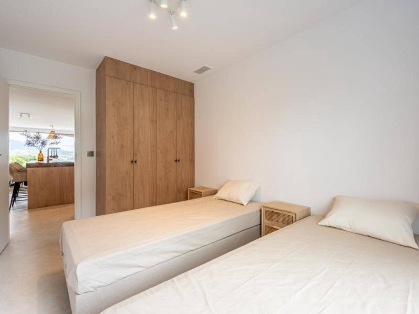 3 soverom Hus til salgs i Nueva Andalucia med svømmebasseng garasje - € 669 000 (Ref: 8676060)