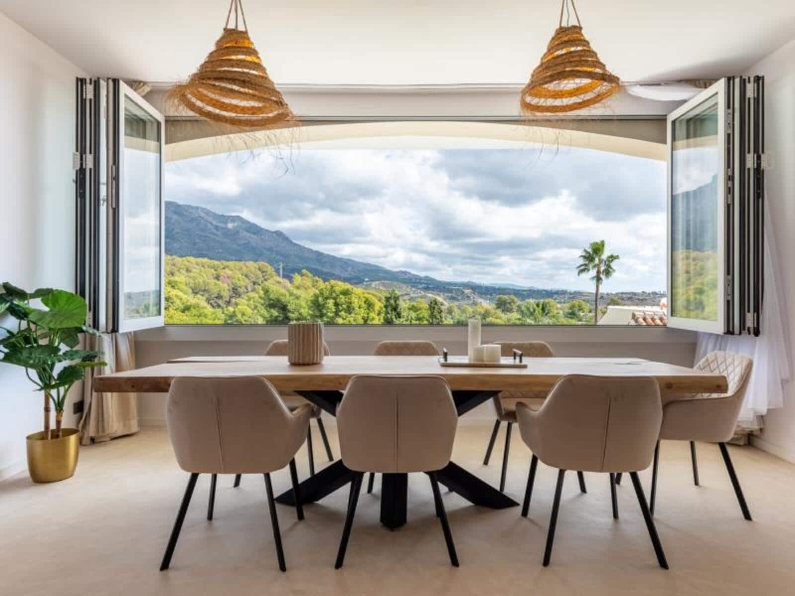 3 soverom Hus til salgs i Nueva Andalucia med svømmebasseng garasje - € 669 000 (Ref: 8676060)