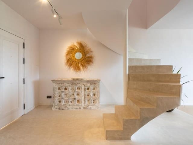 Casa de 3 habitaciones en Nueva Andalucia, Marbella en venta con piscina garaje - 669.000 € (Ref: 8676060)