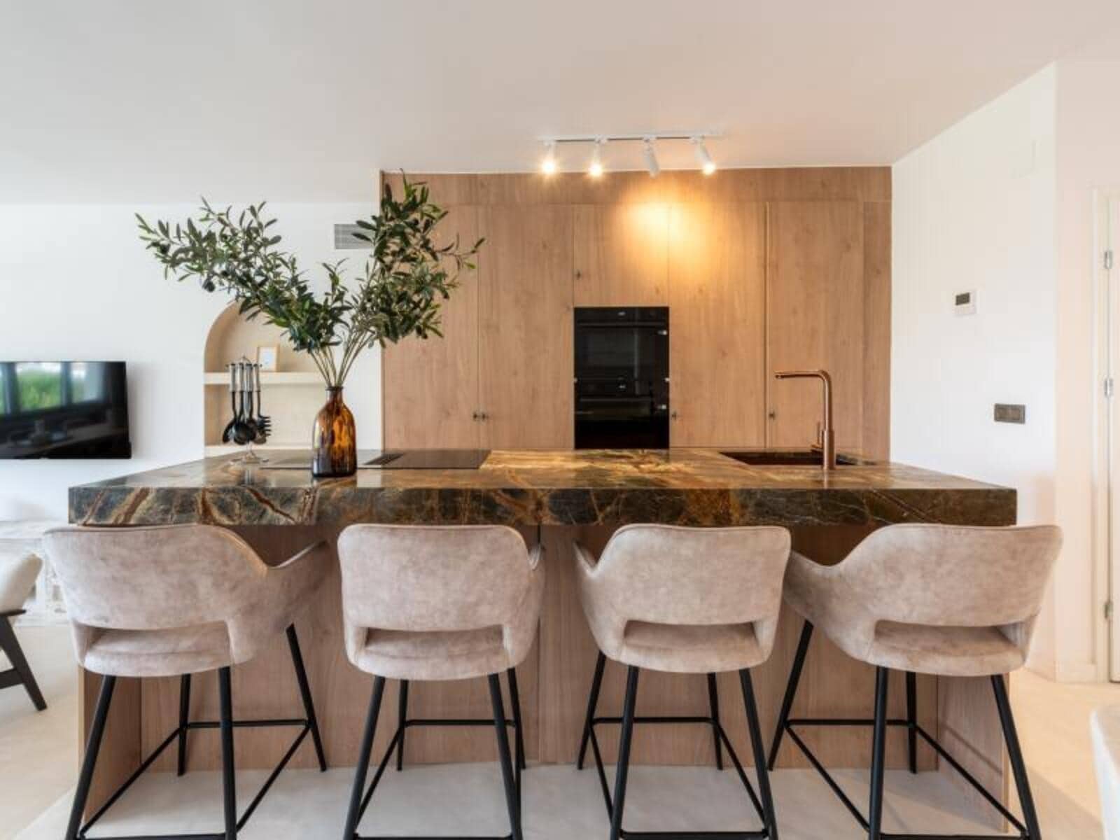 3 soverom Hus til salgs i Nueva Andalucia med svømmebasseng garasje - € 669 000 (Ref: 8676060)