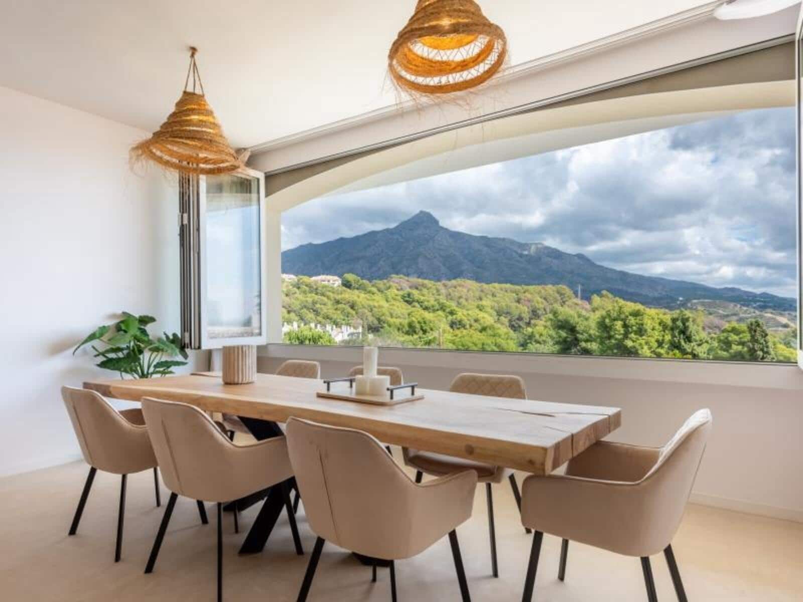 3 soverom Hus til salgs i Nueva Andalucia med svømmebasseng garasje - € 669 000 (Ref: 8676060)