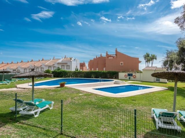 Casa de 3 habitaciones en Nueva Andalucia, Marbella en venta con piscina garaje - 669.000 € (Ref: 8676060)