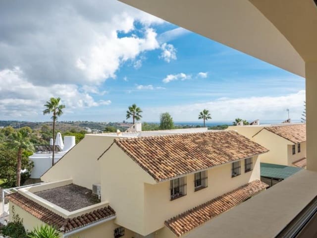 Casa de 3 habitaciones en Nueva Andalucia, Marbella en venta con piscina garaje - 669.000 € (Ref: 8676060)