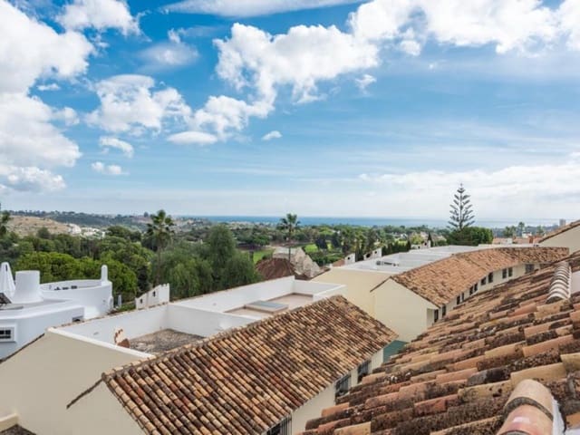 Casa de 3 habitaciones en Nueva Andalucia, Marbella en venta con piscina garaje - 669.000 € (Ref: 8676060)