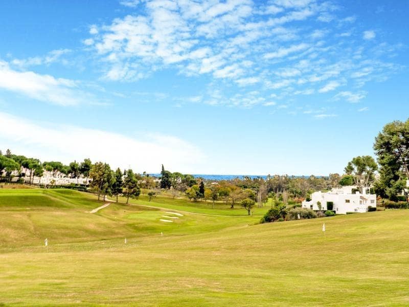 2 makuuhuone Kattohuoneisto myytävänä paikassa Aloha Golf mukana uima-altaan 
autotalli - 380 000 € (Ref: 8678005)