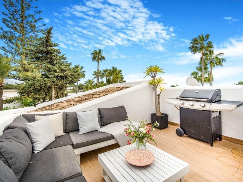 2 makuuhuone Kattohuoneisto myytävänä paikassa Aloha Golf mukana uima-altaan 
autotalli - 380 000 € (Ref: 8678005)