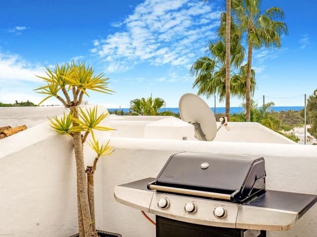 2 makuuhuone Kattohuoneisto myytävänä paikassa Aloha Golf, Marbella mukana uima-altaan 
autotalli - 380 000 € (Ref: 8678005)