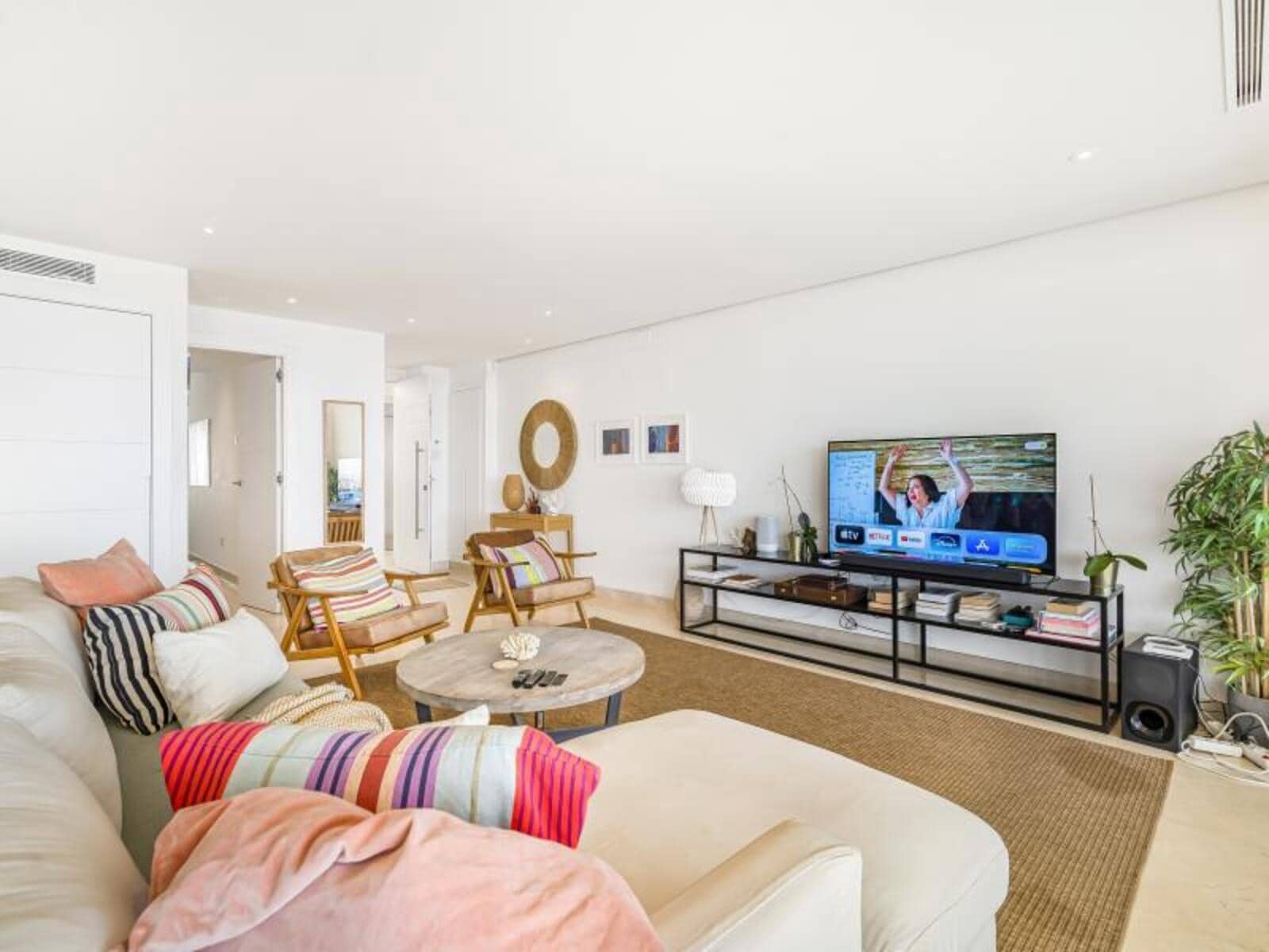 2 soveværelse Lejlighed til salg i Nueva Andalucia med swimmingpool garage - € 850.000 (Ref: 8682486)