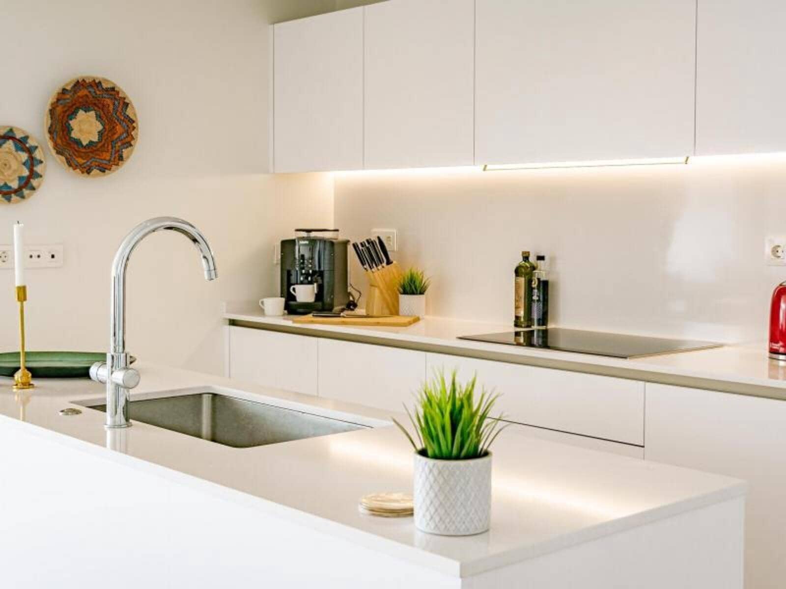 2 soveværelse Lejlighed til salg i Nueva Andalucia med swimmingpool garage - € 850.000 (Ref: 8682486)