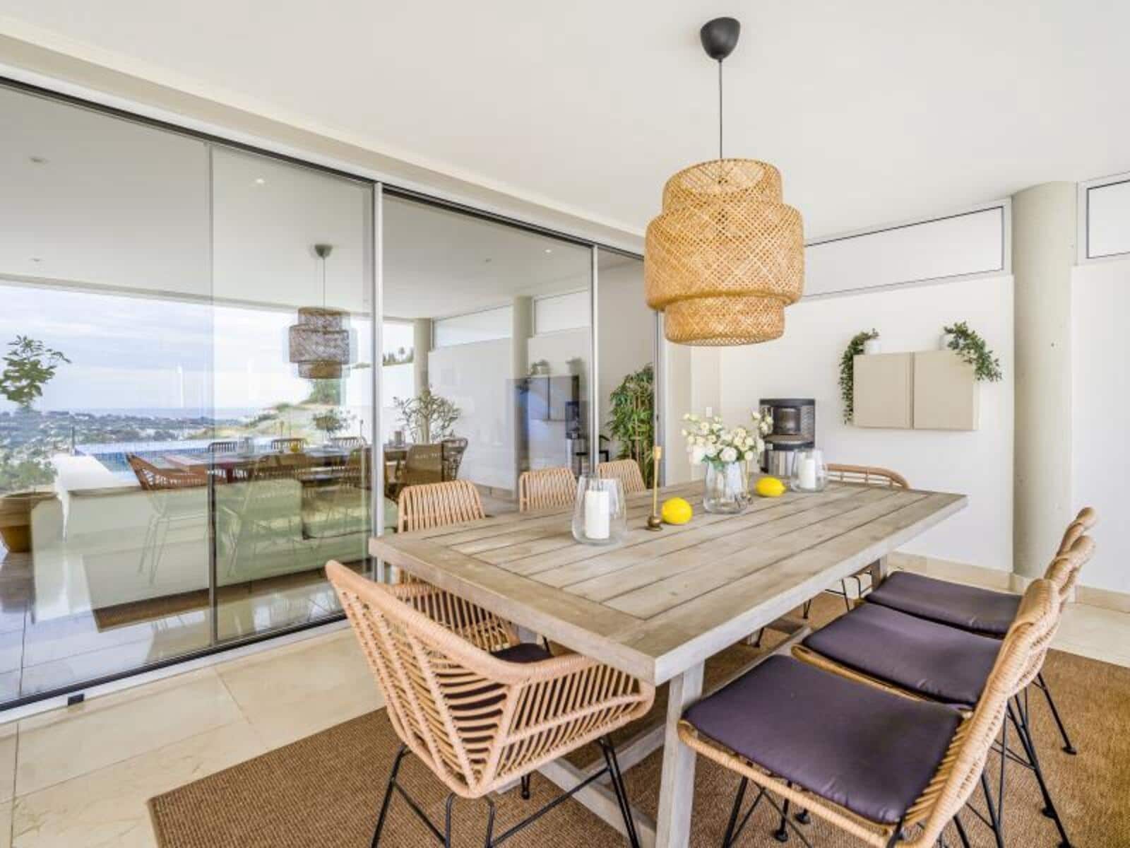 2 soveværelse Lejlighed til salg i Nueva Andalucia med swimmingpool garage - € 850.000 (Ref: 8682486)