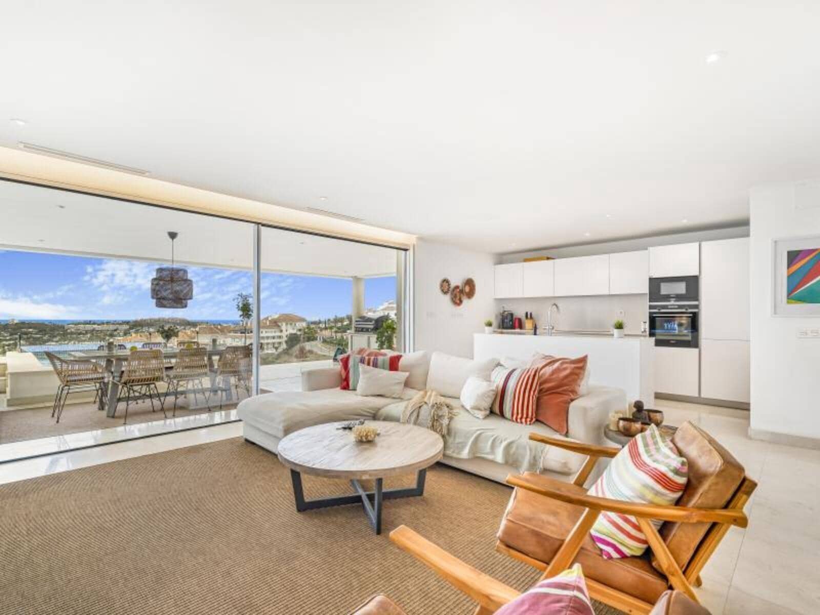 2 soveværelse Lejlighed til salg i Nueva Andalucia med swimmingpool garage - € 850.000 (Ref: 8682486)