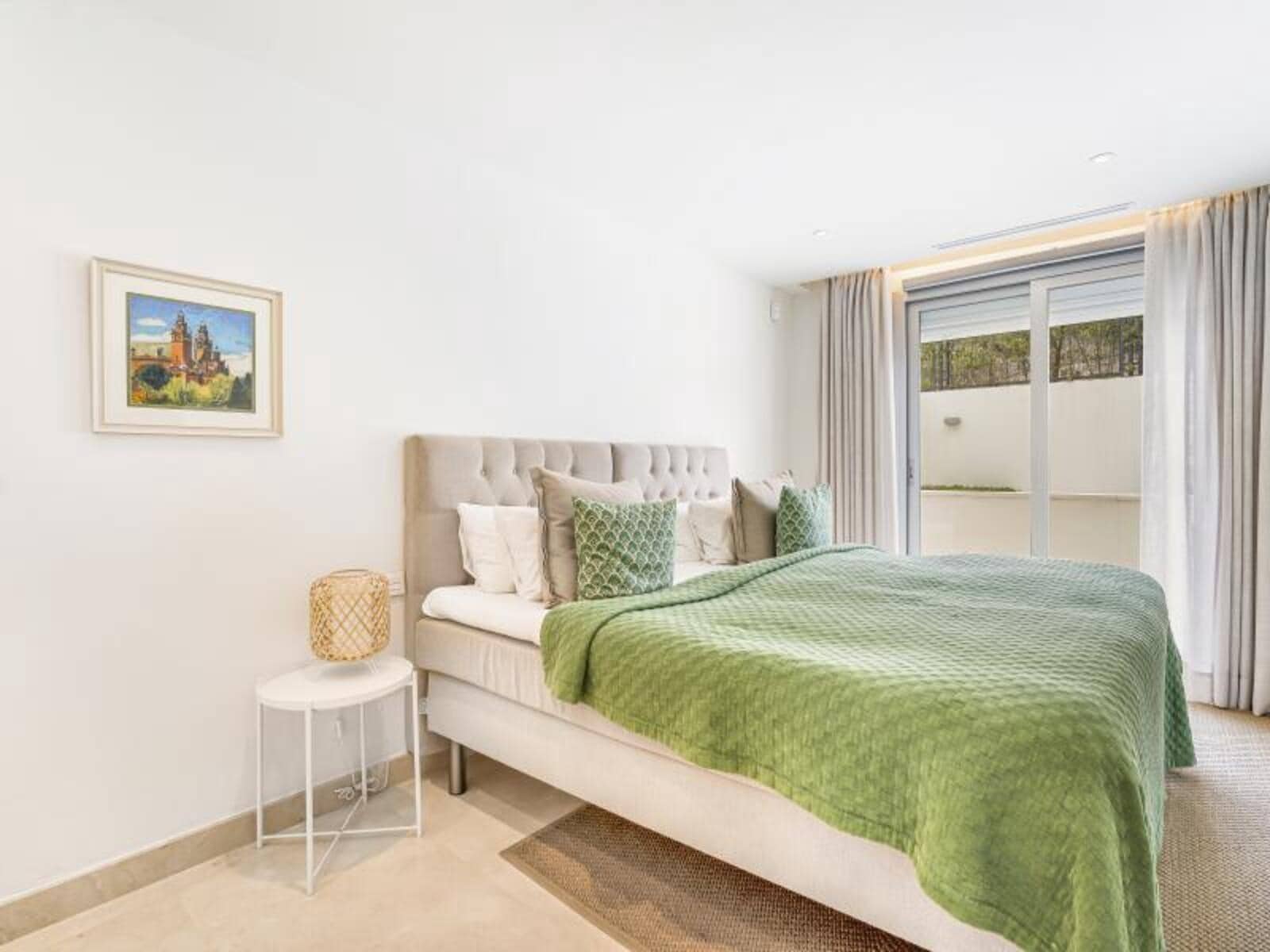 2 soveværelse Lejlighed til salg i Nueva Andalucia med swimmingpool garage - € 850.000 (Ref: 8682486)