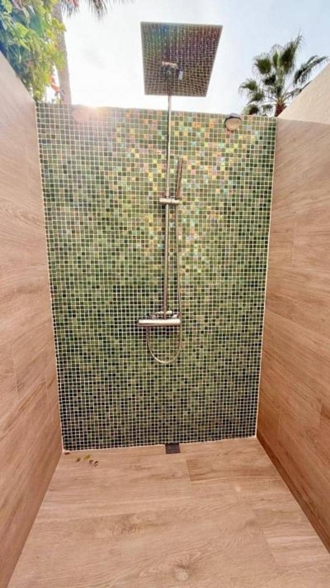 3 sypialnia Willa na sprzedaż w Los Flamingos z basenem garażem - 597 000 € (Ref: 8686314)