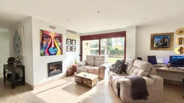 3 sypialnia Willa na sprzedaż w Los Flamingos, Benahavís z basenem garażem - 597 000 € (Ref: 8686314)