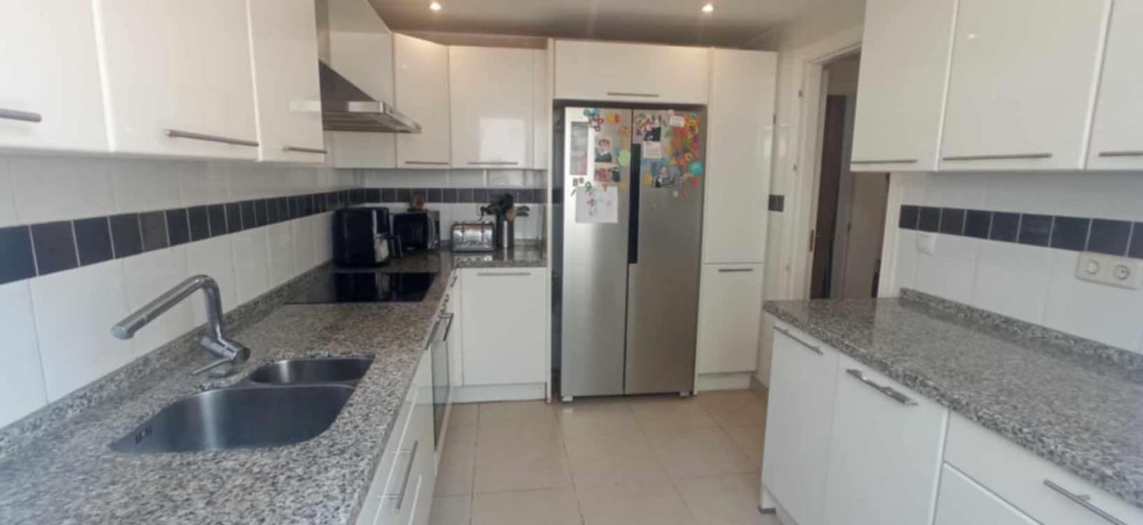 3 soverom Rekkehus til salgs i Aloha Golf med svømmebasseng garasje - € 543 000 (Ref: 8689216)