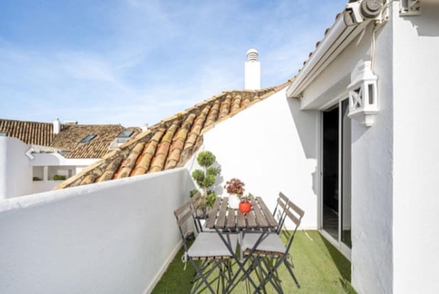 2 sypialnia Penthouse na sprzedaż w Marbella z basenem - 650 000 € (Ref: 8727916)