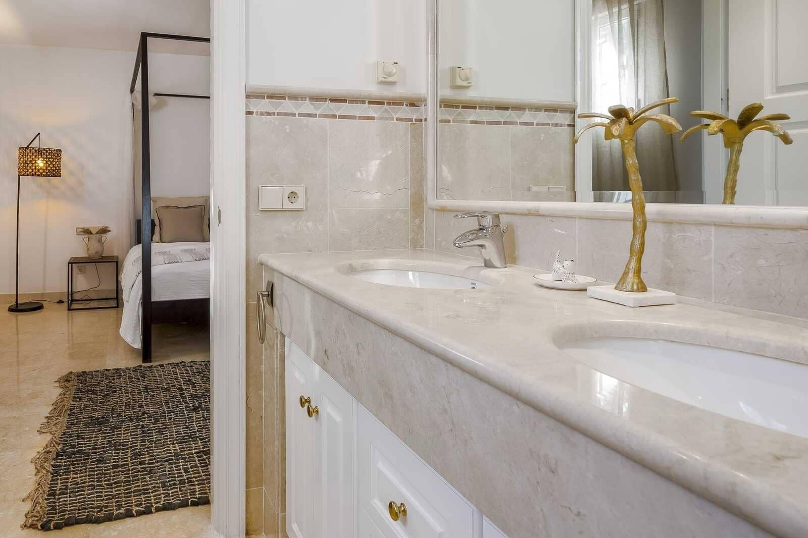 6 soverom Villa til salgs i Marbella med svømmebasseng garasje - € 3 990 000 (Ref: 8735555)