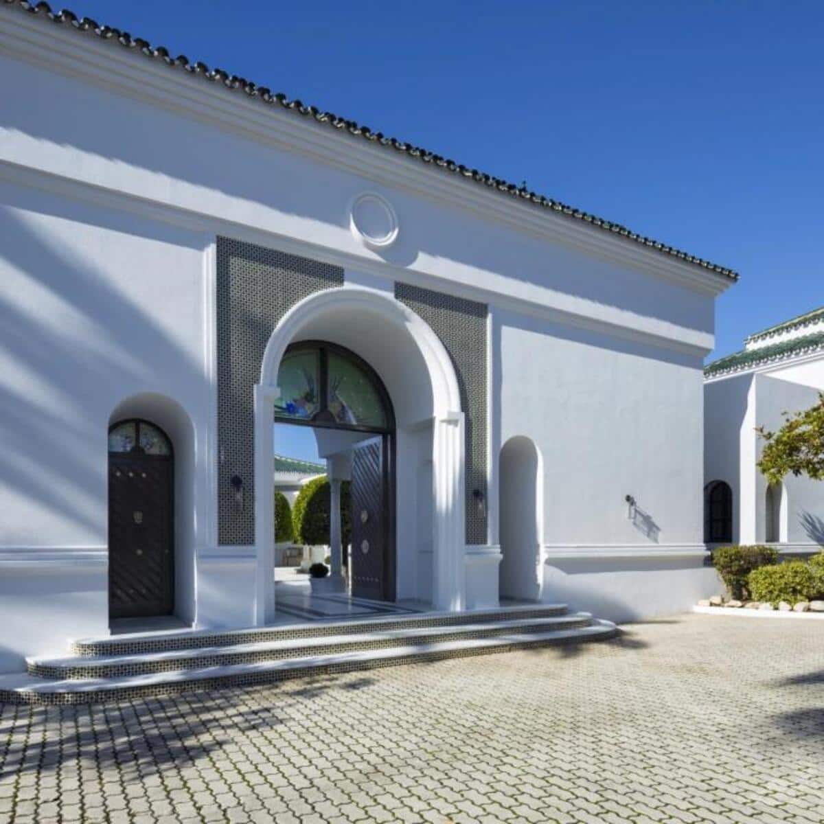 12 bedroom Villa for sale in Marbella with pool garage - € 10,850,000 (Ref: 8784015)