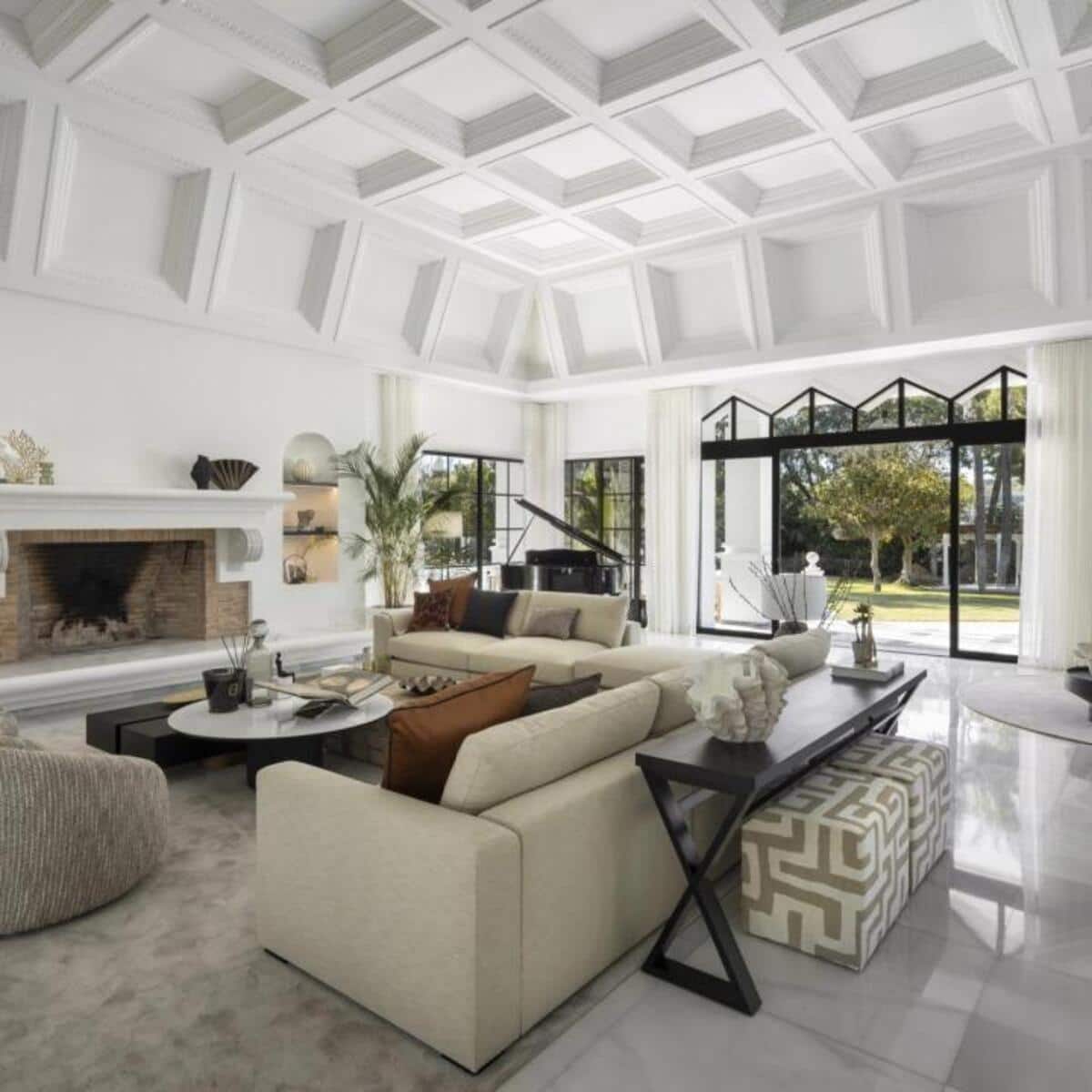 12 bedroom Villa for sale in Marbella with pool garage - € 10,850,000 (Ref: 8784015)