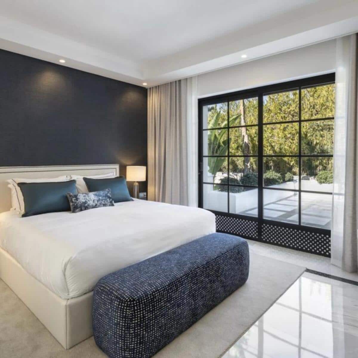 12 bedroom Villa for sale in Marbella with pool garage - € 10,850,000 (Ref: 8784015)