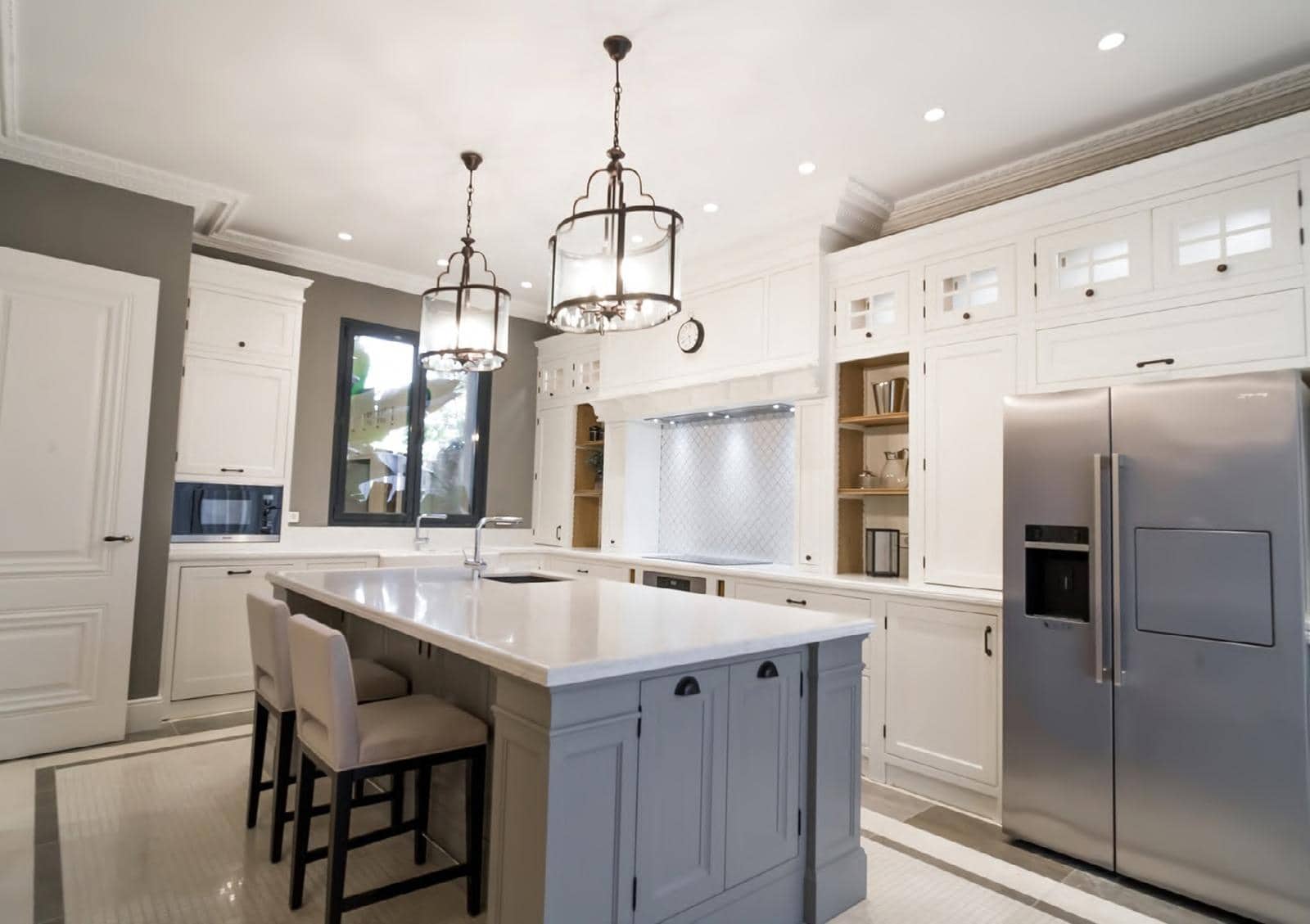 6 bedroom Villa for sale in Nueva Andalucia with pool garage - € 3,650,000 (Ref: 8784016)