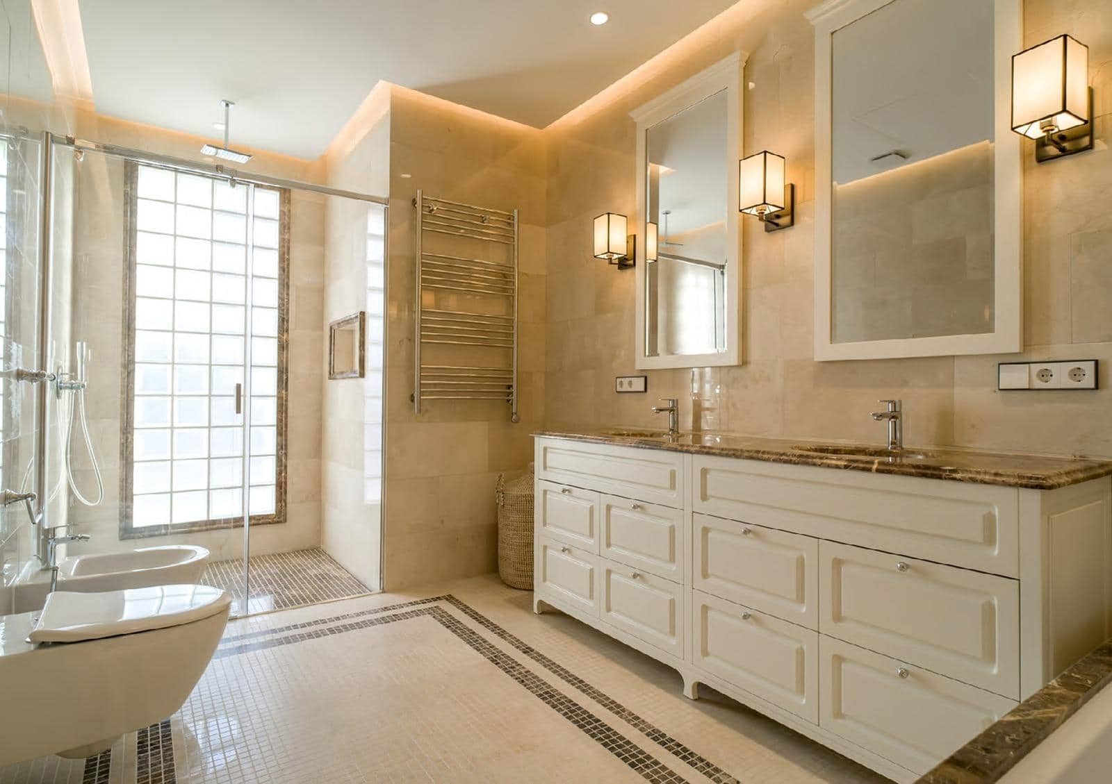 6 bedroom Villa for sale in Nueva Andalucia with pool garage - € 3,650,000 (Ref: 8784016)