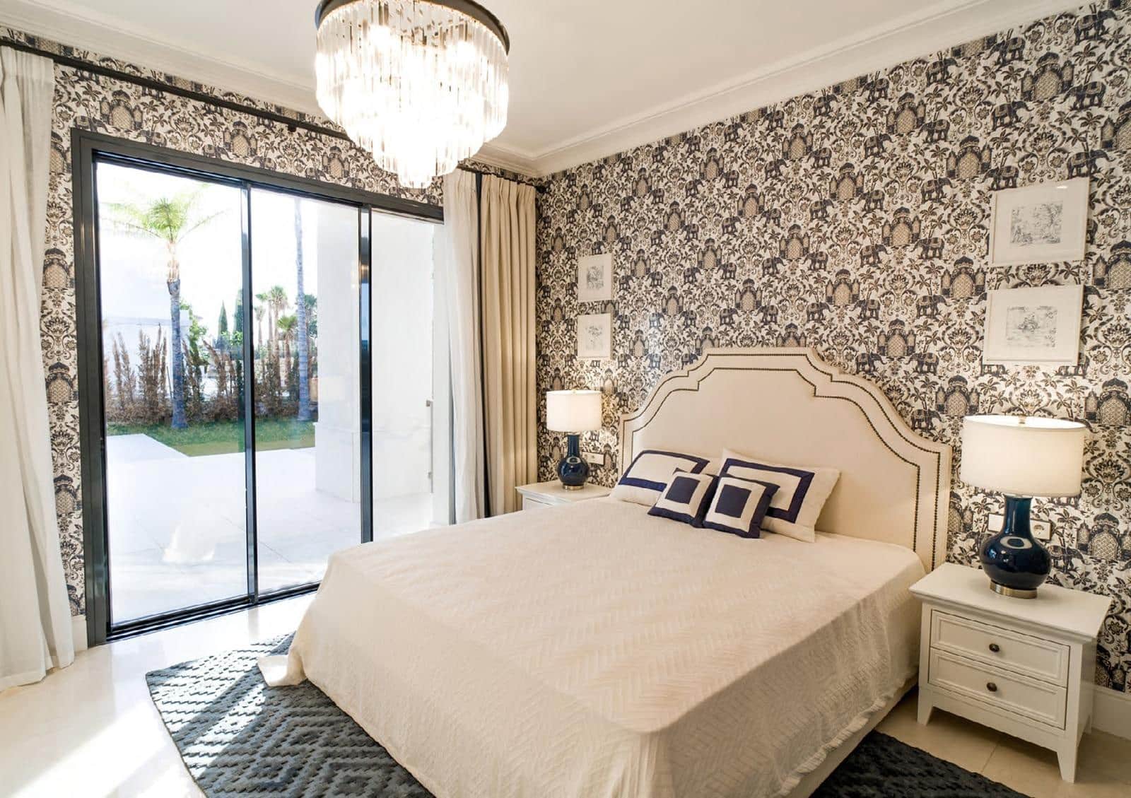 6 bedroom Villa for sale in Nueva Andalucia with pool garage - € 3,650,000 (Ref: 8784016)