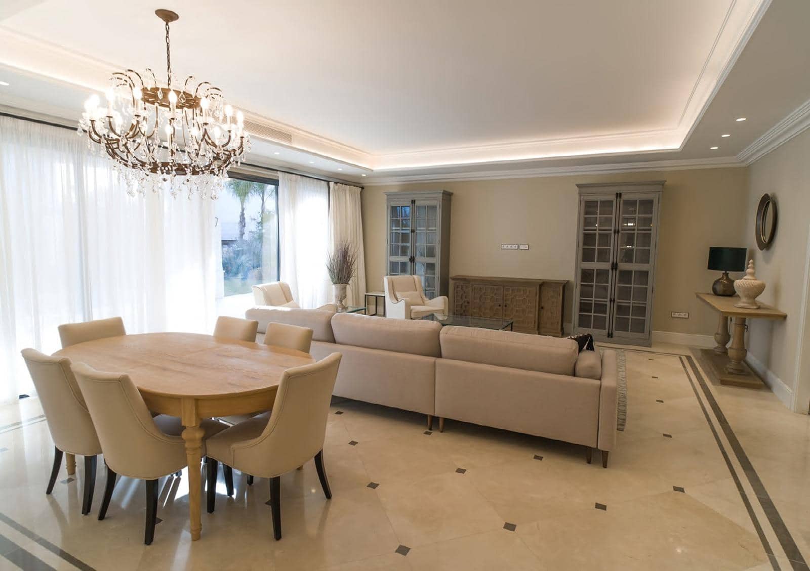 6 bedroom Villa for sale in Nueva Andalucia with pool garage - € 3,650,000 (Ref: 8784016)