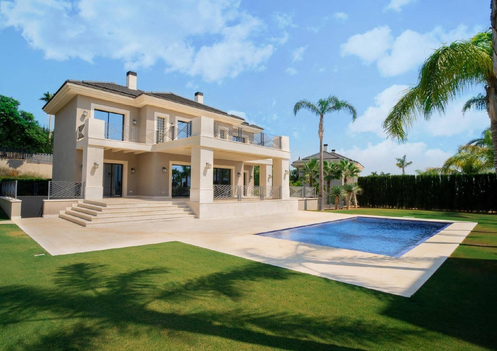 6 bedroom Villa for sale in Nueva Andalucia with pool garage - € 3,650,000 (Ref: 8784016)