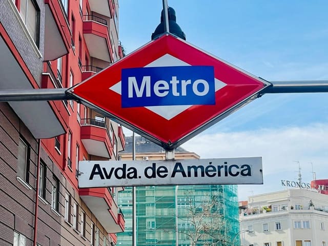 5 soveværelse Lejlighed til salg i Guindalera, Madrid by med garage - € 1.890.000 (Ref: 8809889)