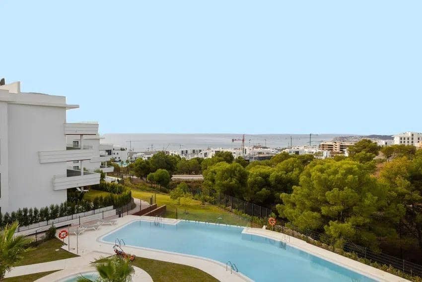 2 soverom Leilighet til salgs i Fuengirola med svømmebasseng garasje - € 595 000 (Ref: 8813165)