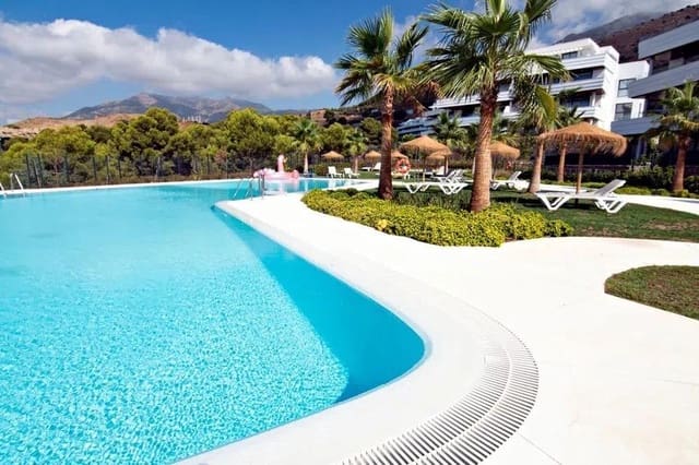 2 soverom Leilighet til salgs i Fuengirola med svømmebasseng garasje - € 595 000 (Ref: 8813165)