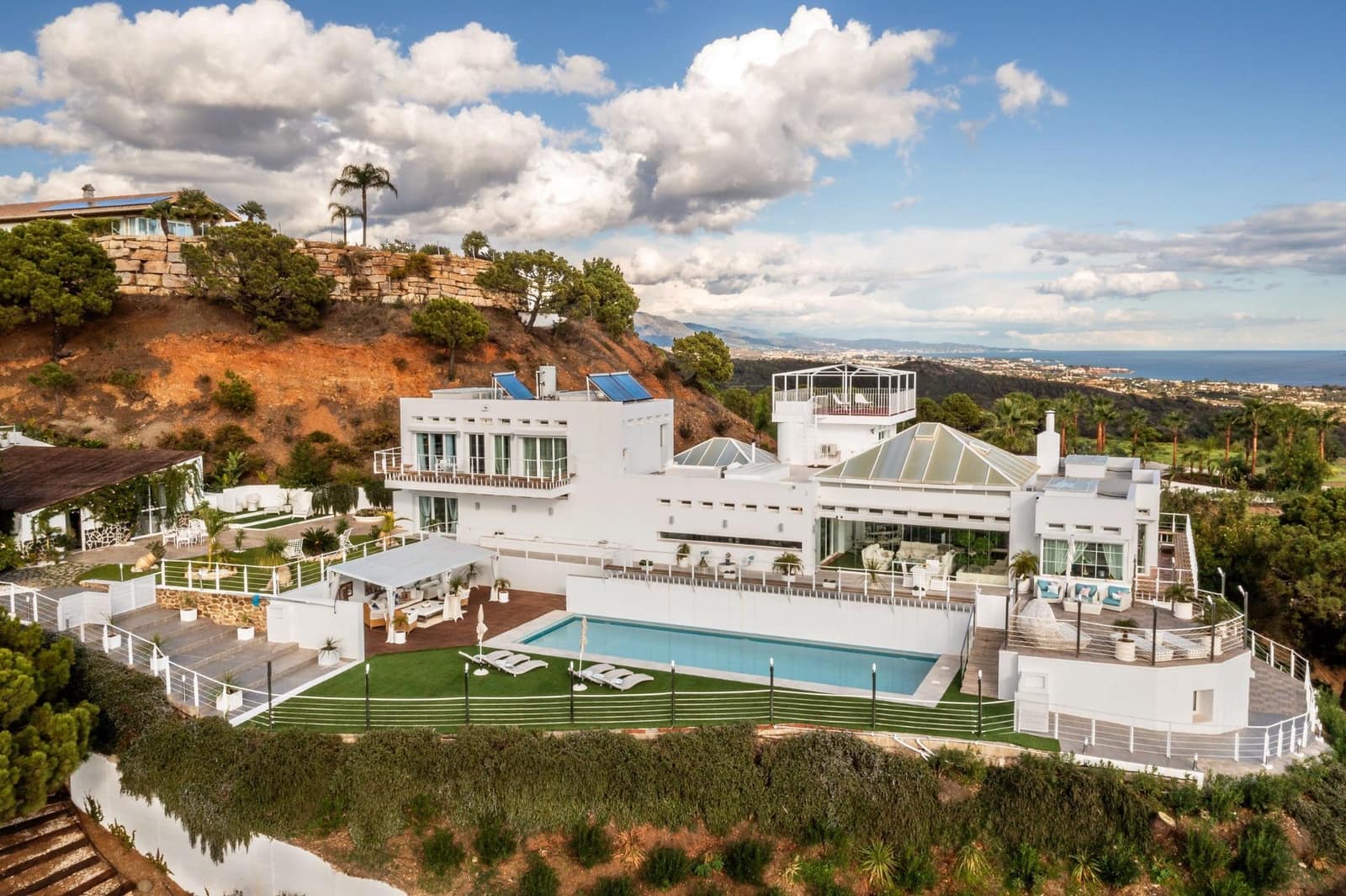 7 soverom Villa til salgs i Estepona med svømmebasseng garasje - € 4 840 000 (Ref: 8813166)