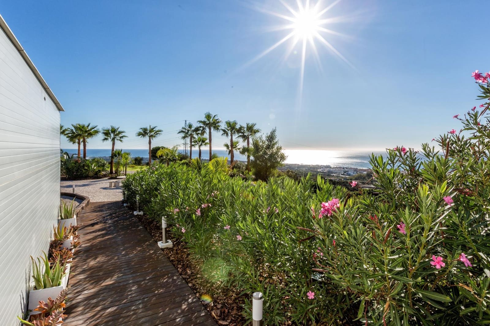 7 soverom Villa til salgs i Estepona med svømmebasseng garasje - € 4 840 000 (Ref: 8813166)