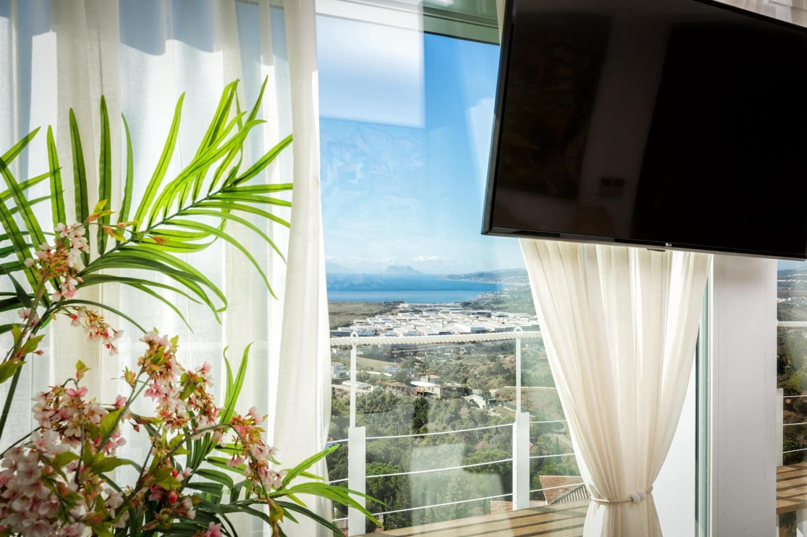 7 soverom Villa til salgs i Estepona med svømmebasseng garasje - € 4 840 000 (Ref: 8813166)