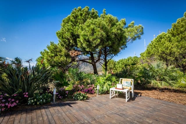 7 soverom Villa til salgs i Altos de Estepona, Estepona med svømmebasseng garasje - € 4 840 000 (Ref: 8813166)